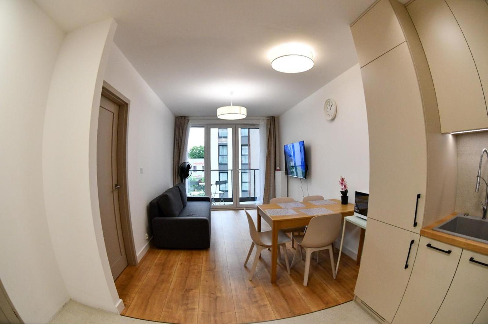 Elegant Two-Room Apartment, Sleeps 4, Near Turon Arena, With Balcony Cracovia Esterno foto
