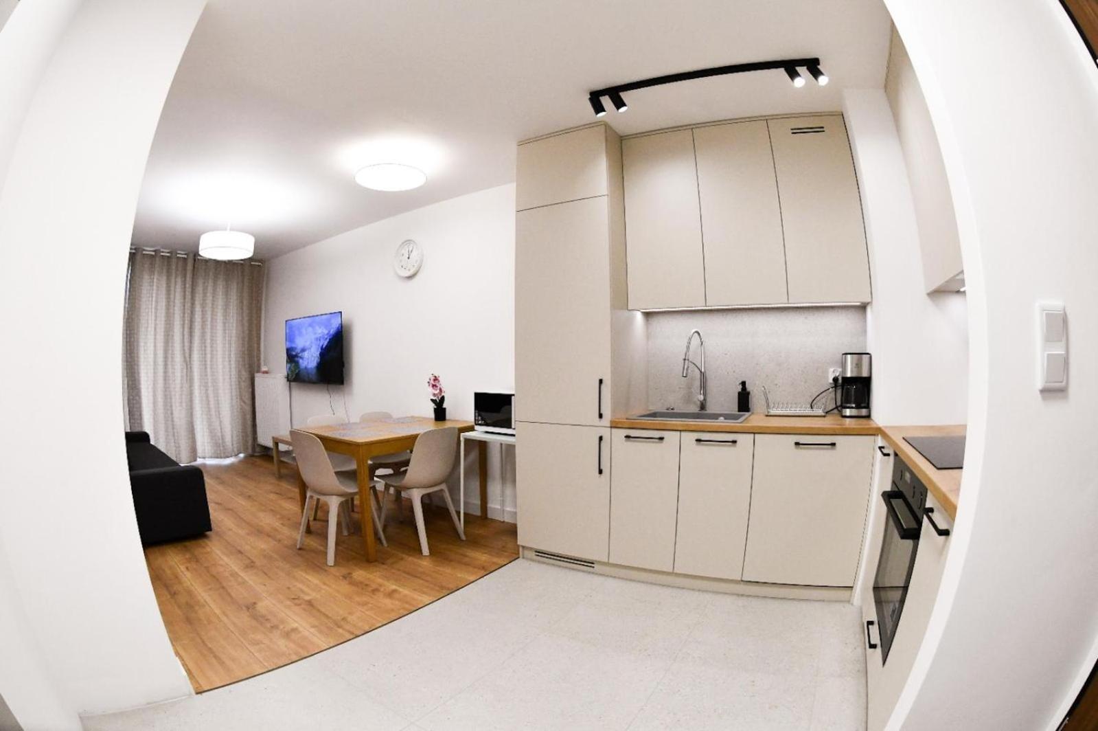 Elegant Two-Room Apartment, Sleeps 4, Near Turon Arena, With Balcony Cracovia Esterno foto