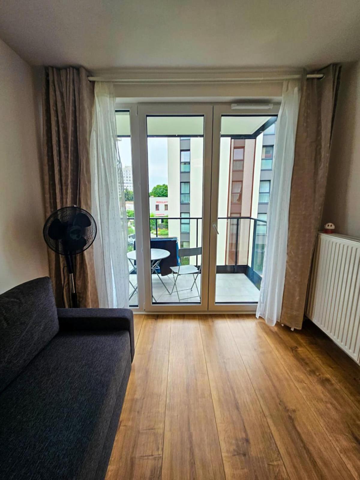 Elegant Two-Room Apartment, Sleeps 4, Near Turon Arena, With Balcony Cracovia Esterno foto